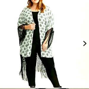 NWOT TORRID Kimono Top Sz 00/0 M/L